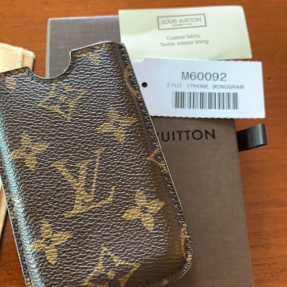 Authentic Louis Vuitton iPhone 5 hard case with original pouch and box and tags - Picture 2 of 12